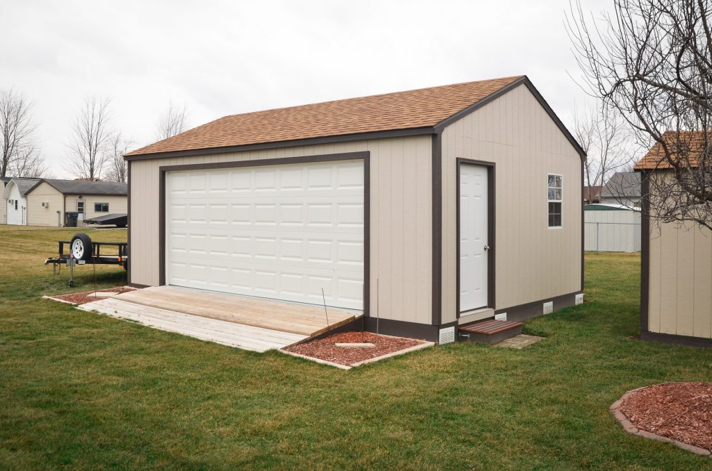 Single car garage builder in Fort Wayne, Indiana